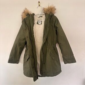 GAP Kids Army Green Sherpa Lined Coat with Faux Fur Hood Size Small